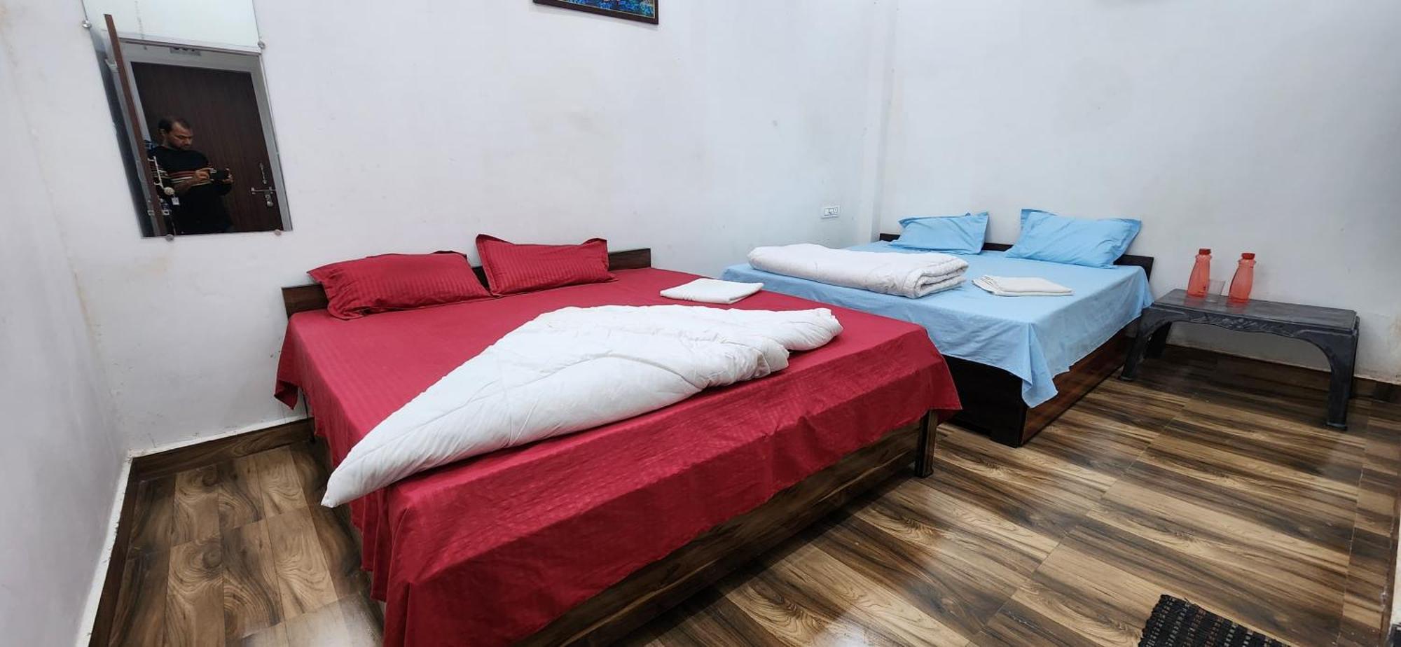 Pitambara Dham Hotel Vrindāvan Екстериор снимка